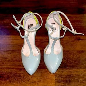 Shoedazzle, Size 7 heel, Pewter and Neon Yellow